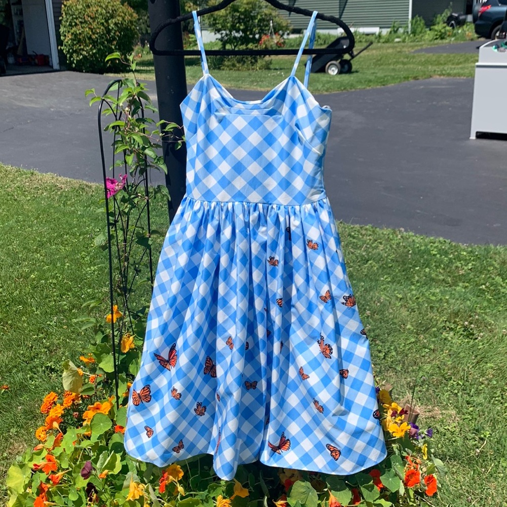 NEVER WORN UNIQUE VINTAGE gingham pattern with butterflies